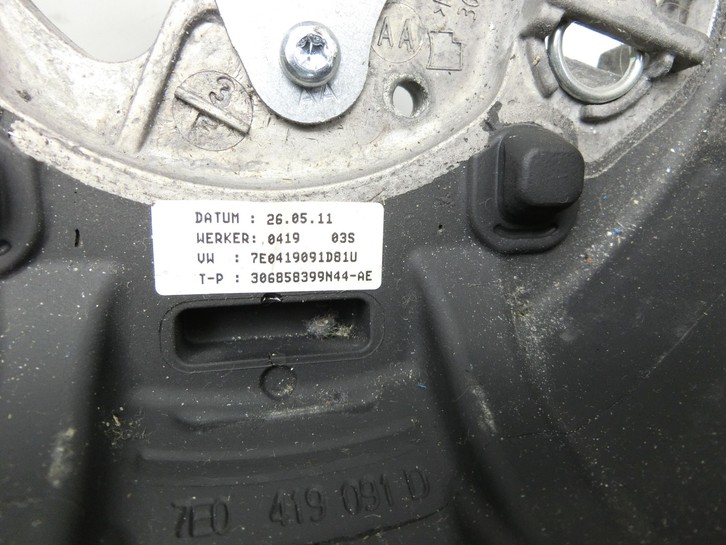 VW T5 7E 09-15 Lenkrad Airbaglenkrad VW T5 7E 09-15 06.06.2011 7E0419091J 7E0419091D 7E0419091D81U 306858399N44-AE... Vorschau 7