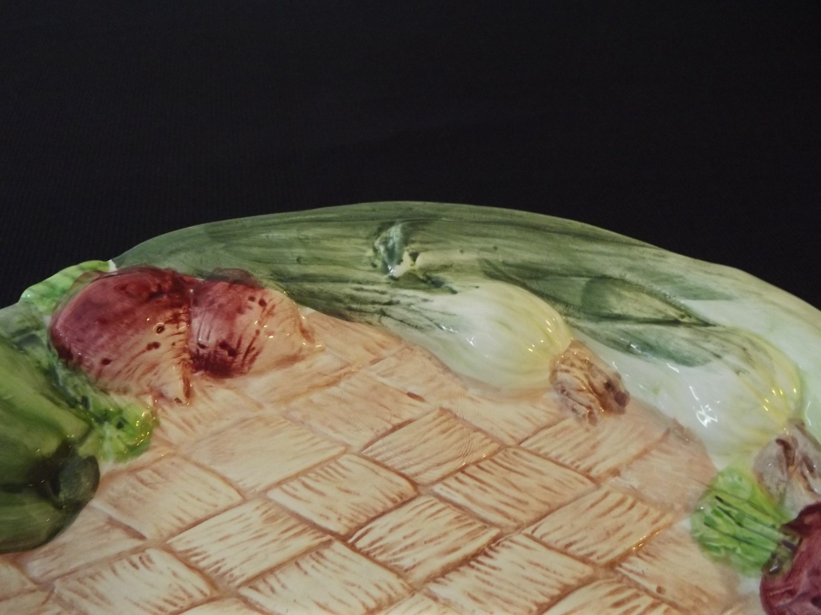 CERAMIC  EASTER PLATE BOWL RAISED BASKETWEAVE VEGETABLE PATTERN 10.5