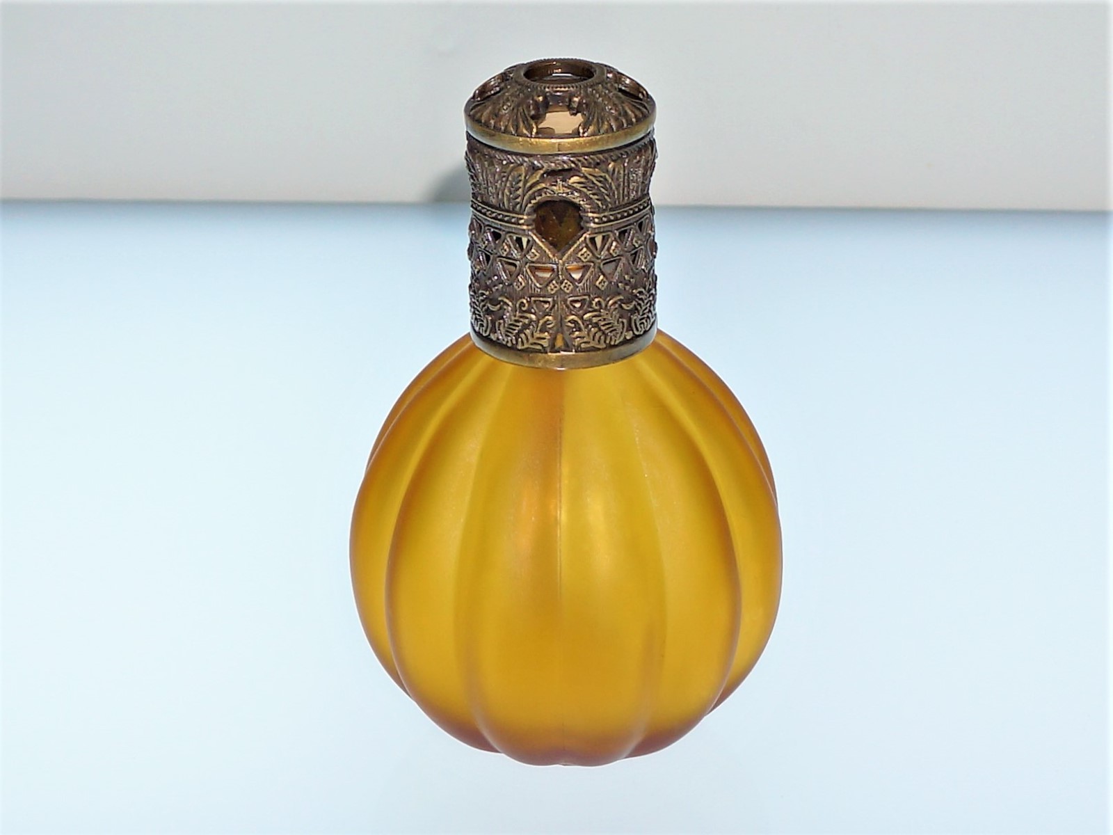 ALEXANDRIA ART GLASS PREMIUM FRAGRANCE LAMP AMBER/ORANGE PUMPKIN
