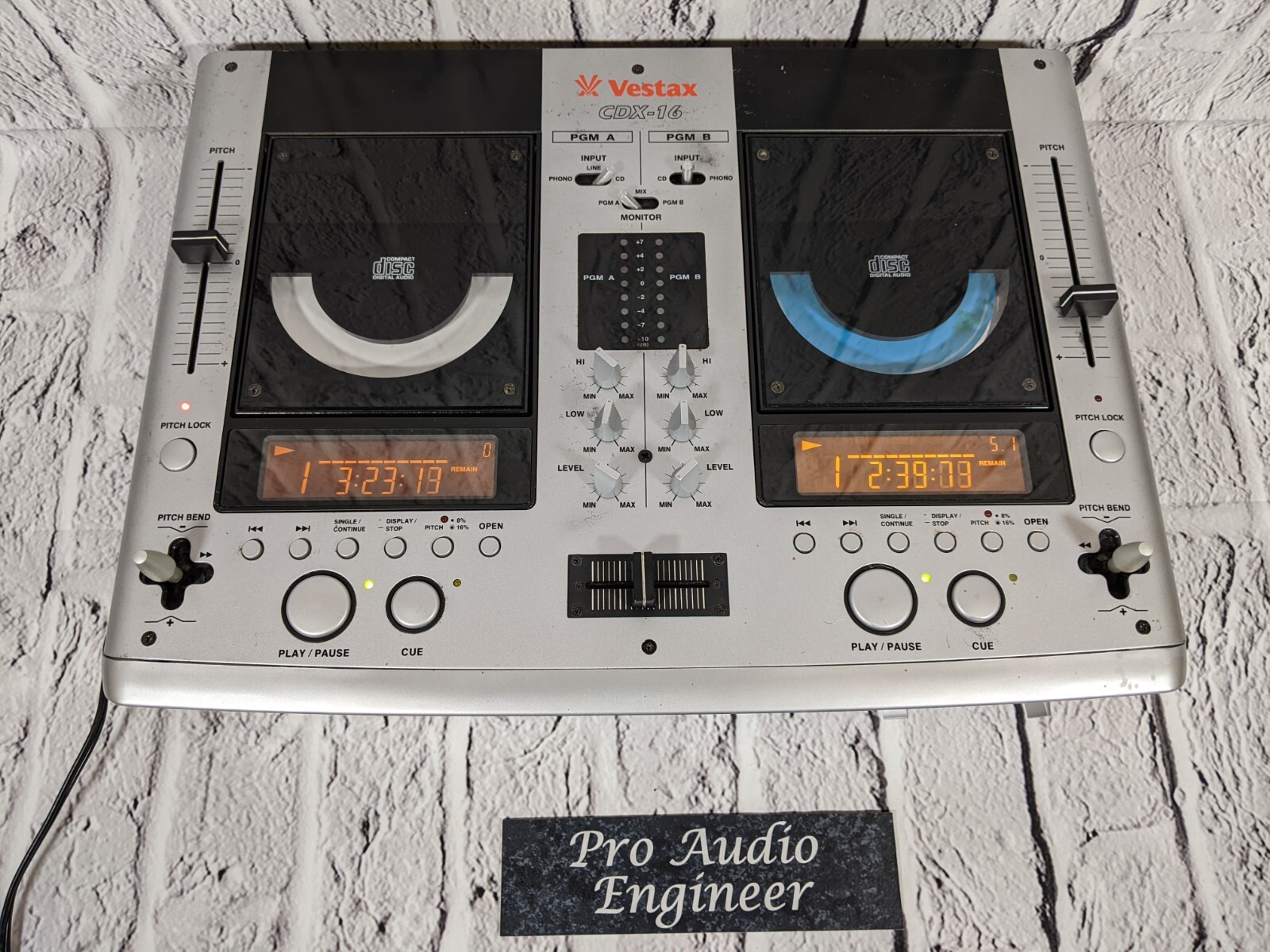 Vestax CDX-16 デュアルCDプレーヤー 音出し確認 Vestax CDX-16 - YouTube