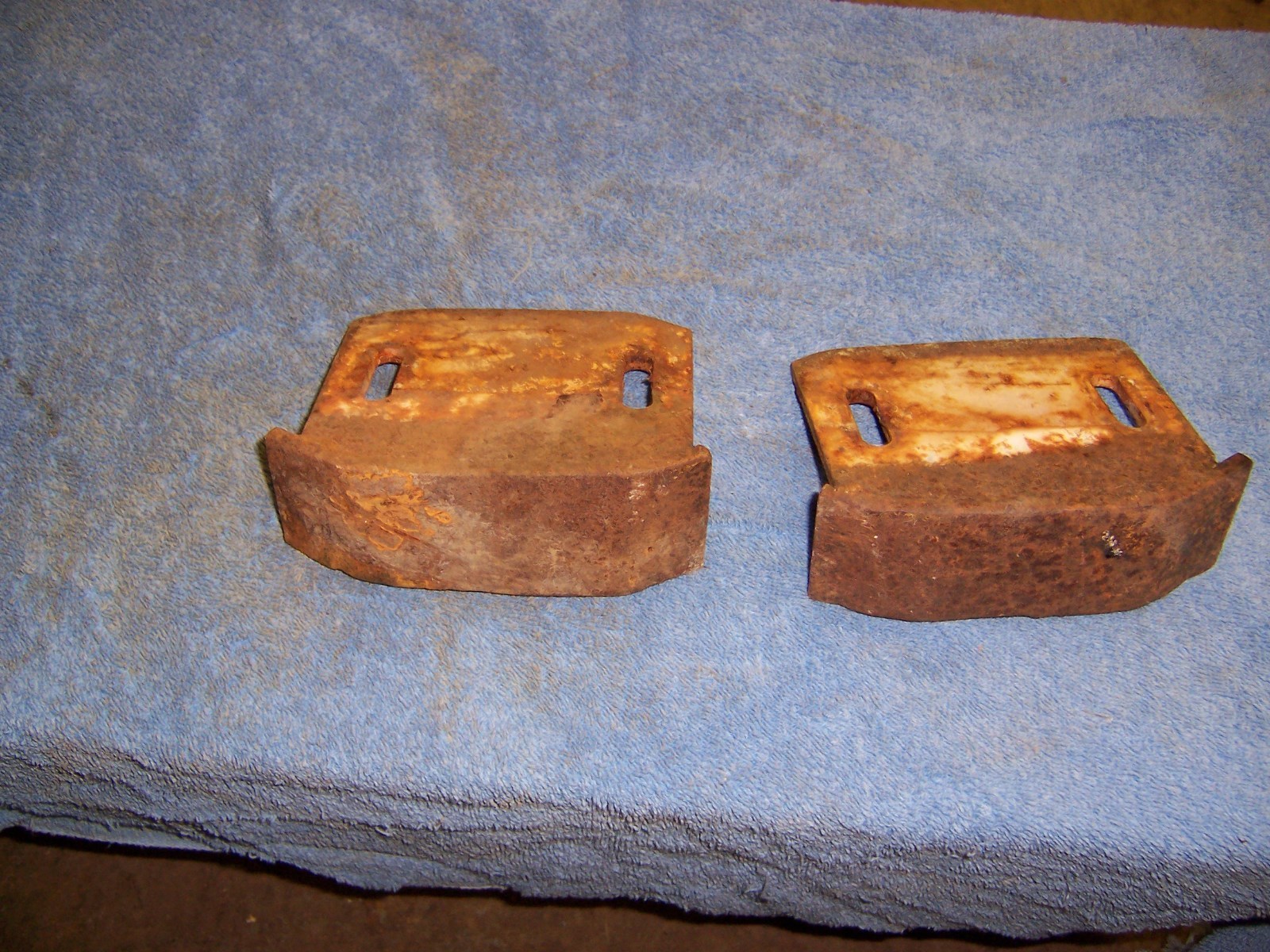 CUB CADET QA36 QA42 SNOW THROWER SLIDE SHOE SKIDS