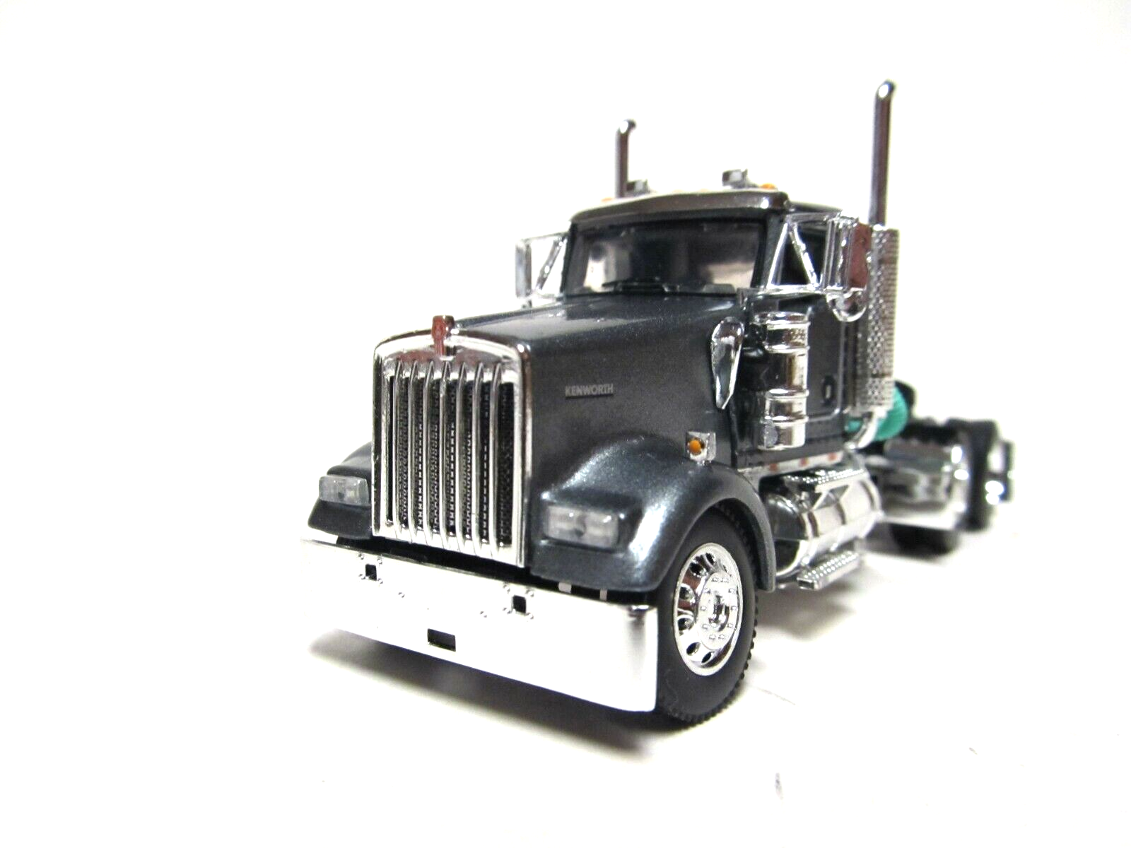DCP / FIRST GEAR 1/64 SCALE W-900 KENWORTH DAY CAB, GUN METAL GRAY, RED ENGINE DCP / FIRST GEAR 1/64 SCALE W-900 KENWORTH DAY CAB, GUN METAL GRAY, RED ENGINE
