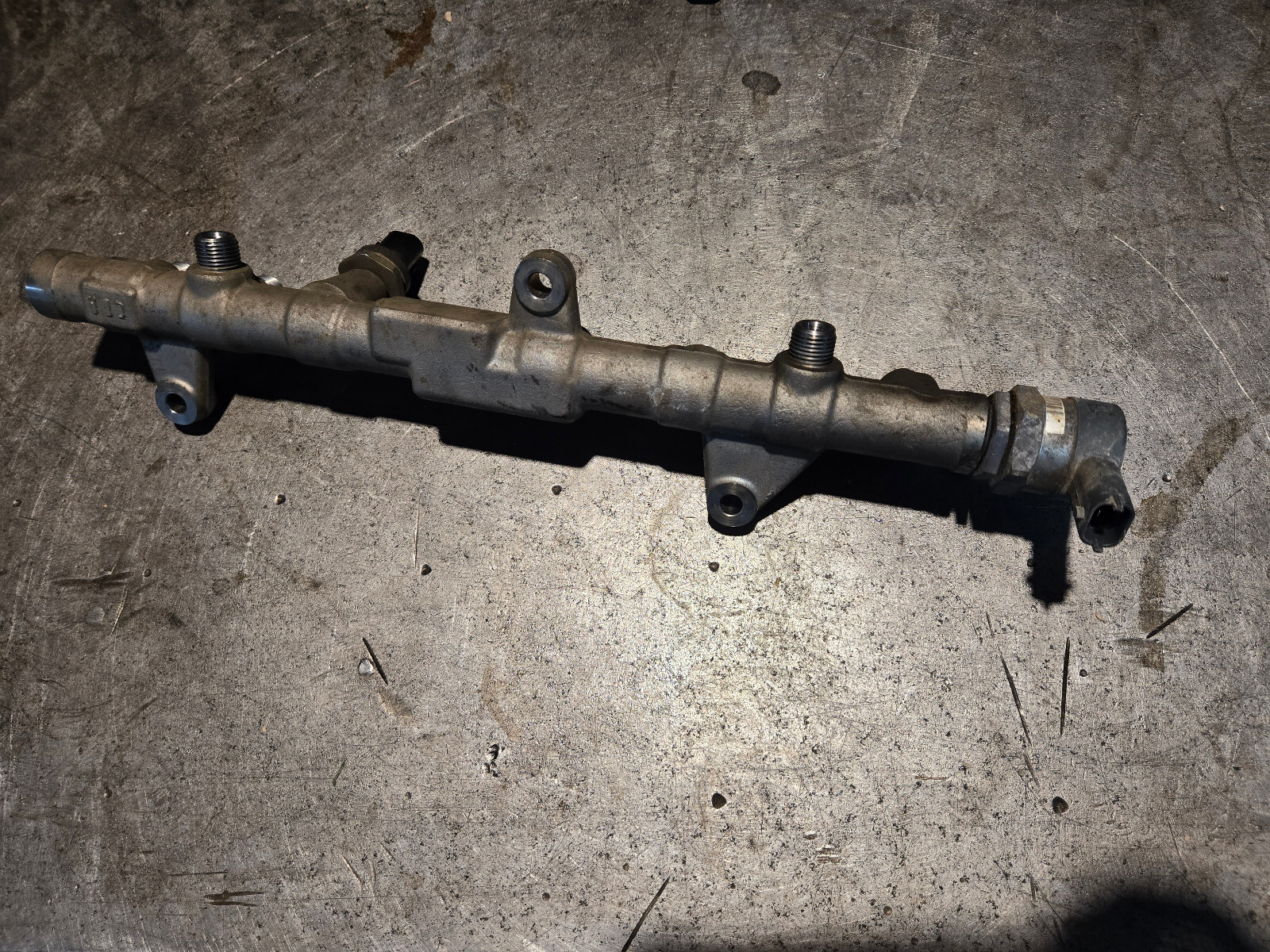 OEM Cummins Bosch 0445226167 5348915 Fuel Rail - Picture 7 of 7