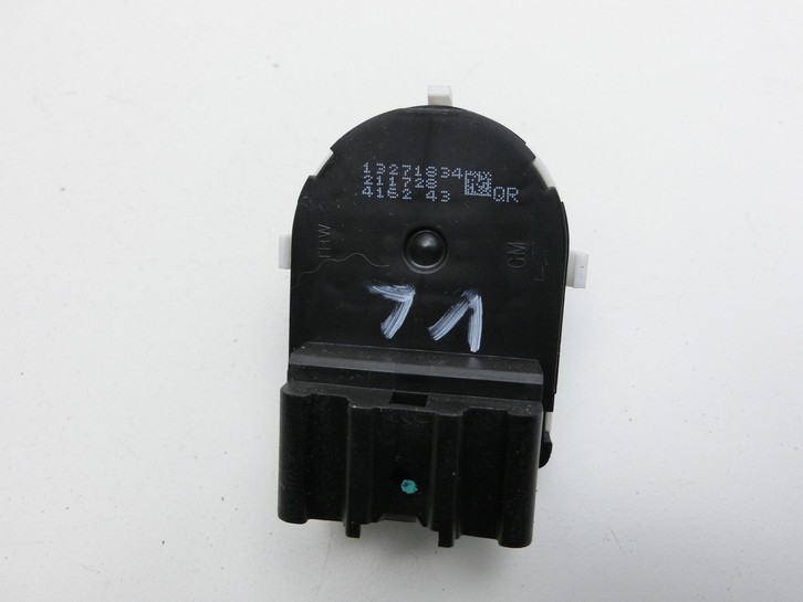 Opel Zafira C 11-16 Spiegelverstellung Aussenspiegel Schalter Opel Zafira C 11-16 16.10.2014 13271834 gebraucht Vorschau 4