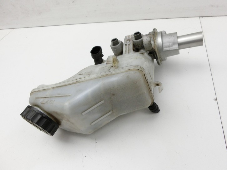 Opel Adam M13 12-19 Hauptbremszylinder mit Bremsflüssigkeitsbehälter Opel Adam M13 12-19 04.10.2013 95515254... Vorschau 2