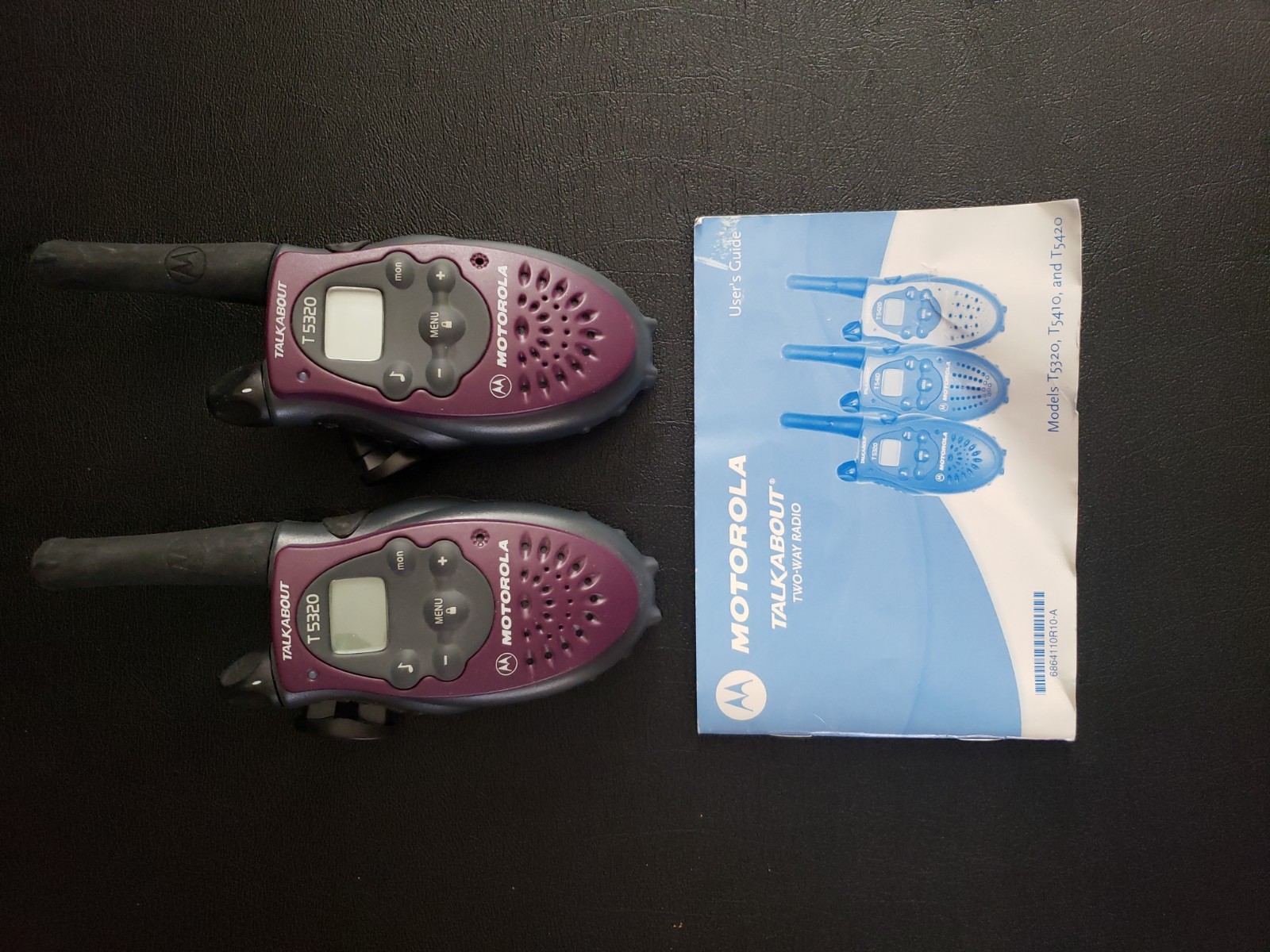 Motorola TalkAbout T5320 (AA) 2-Mile 14-Channel FRS 2-Way Radio (Napa Burgundy)