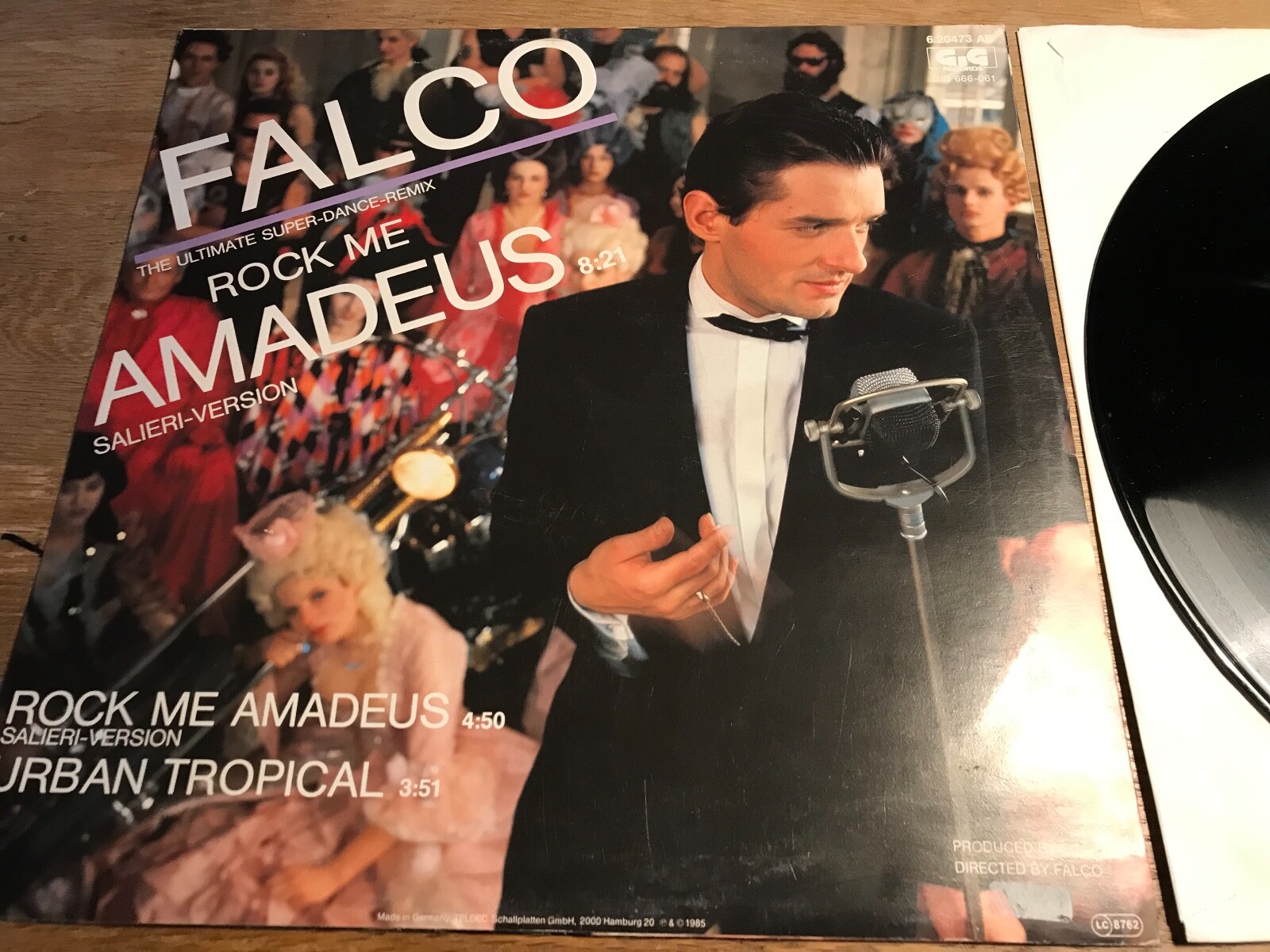 ファルコ　Rock Me Amadeus (Extended Versions) Falco – Rock Me Amadeus (Extended Version) 1985 - YouTube