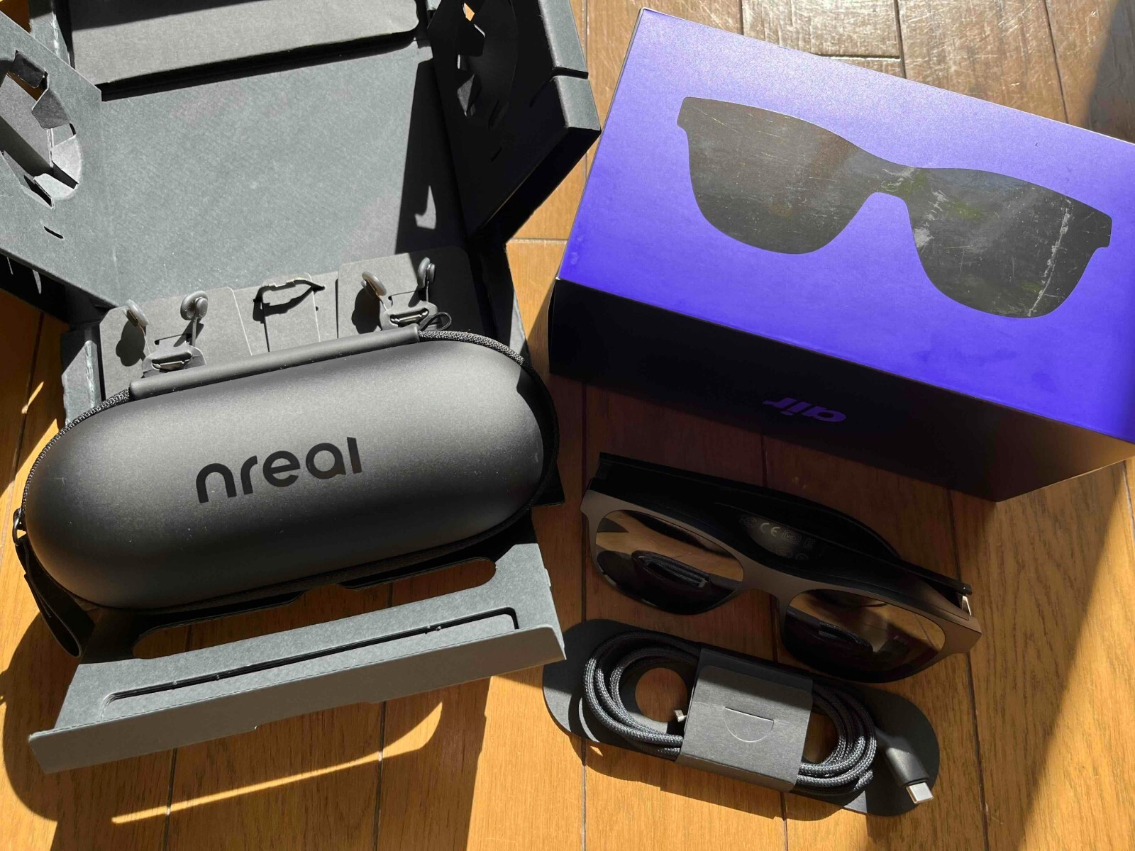 美品 Nreal Air 荒く ARグラス スマートグラス NR-7100RGL 美品 Nreal Air 荒く ARグラス スマートグラス NR-7100RGL