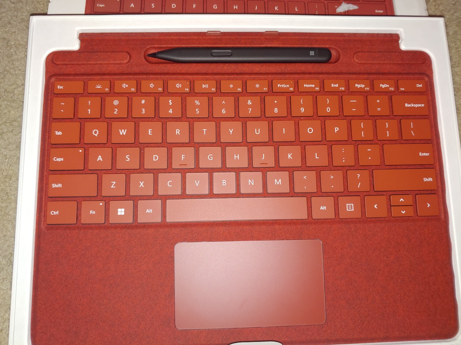 T2 マイクロソフト Surface Pro Signature 1864 Amazon.com: Microsoft Surface Pro Signature Keyboard - Black