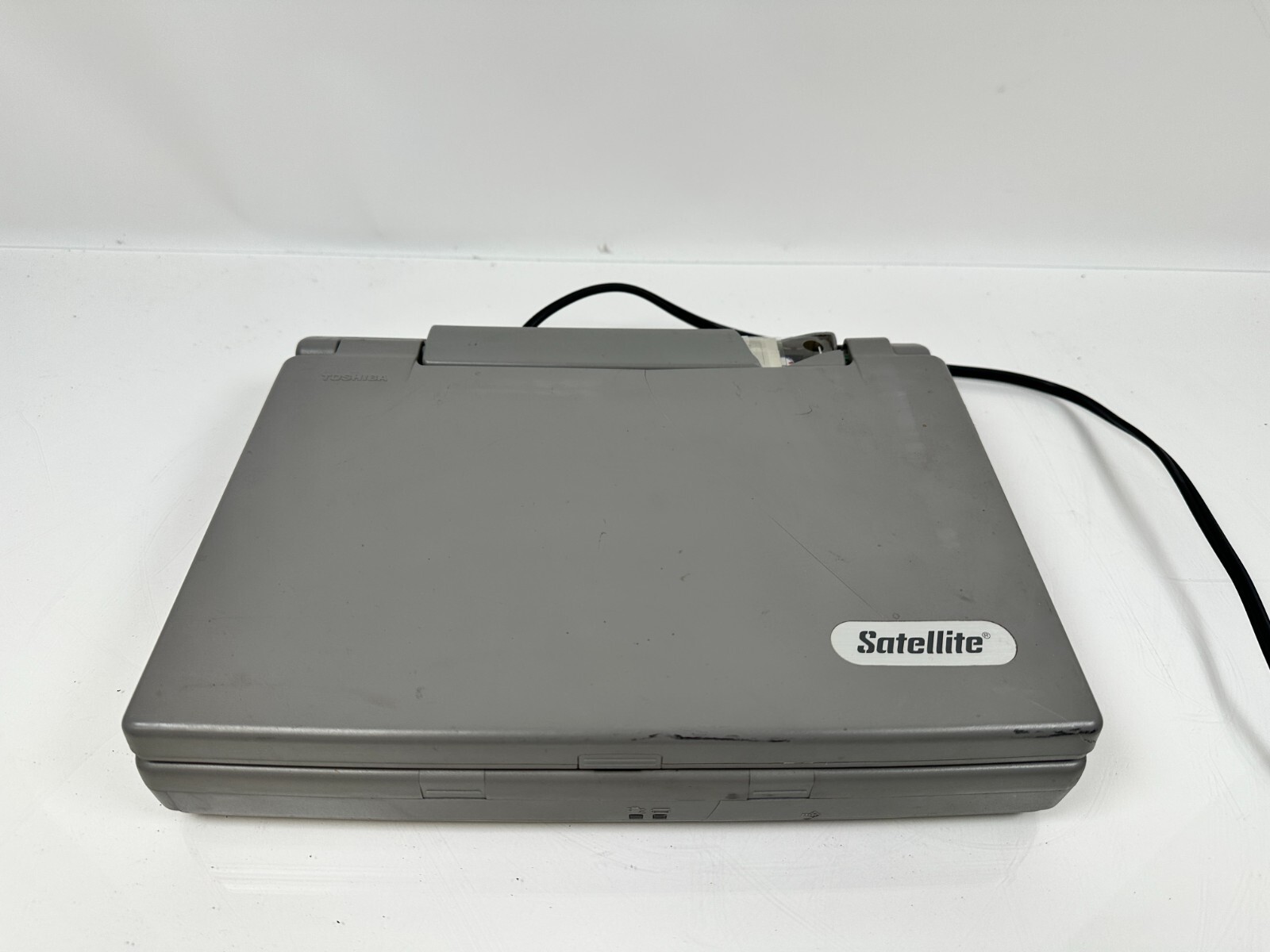 ジャンク品 Toshiba Satellite A200 SeriesノートPC Toshiba Satellite A200 (Pentium 1.86Ghz, 1GB RAM) review