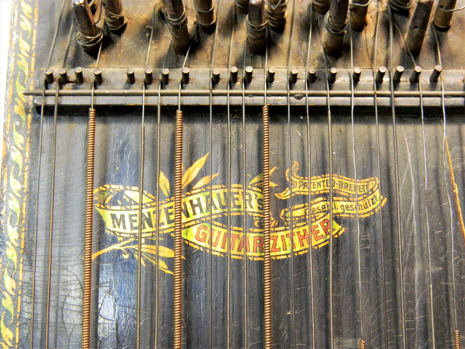 ANTIQUE MENZENHAUER'S GUITAR ZITHER STRINGED INSTRUMENT - NO. 2-1/2!