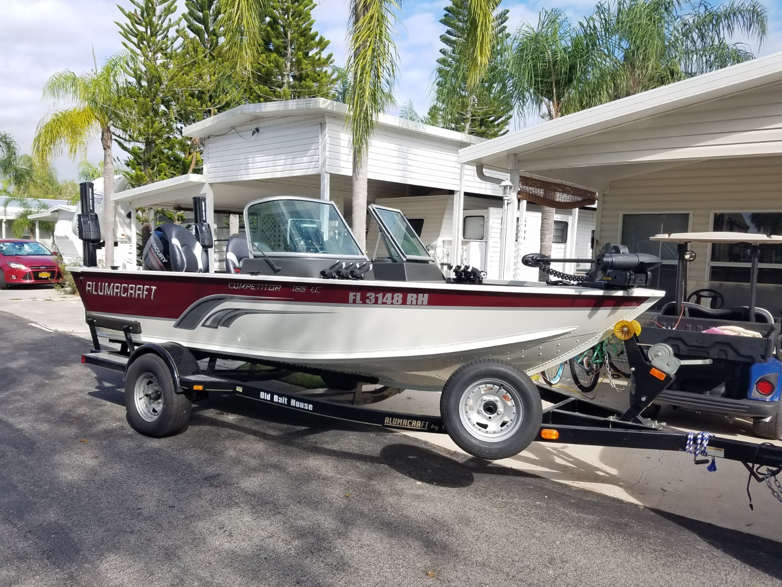 2013 Alumacraft Competitor 165lc fishing boat