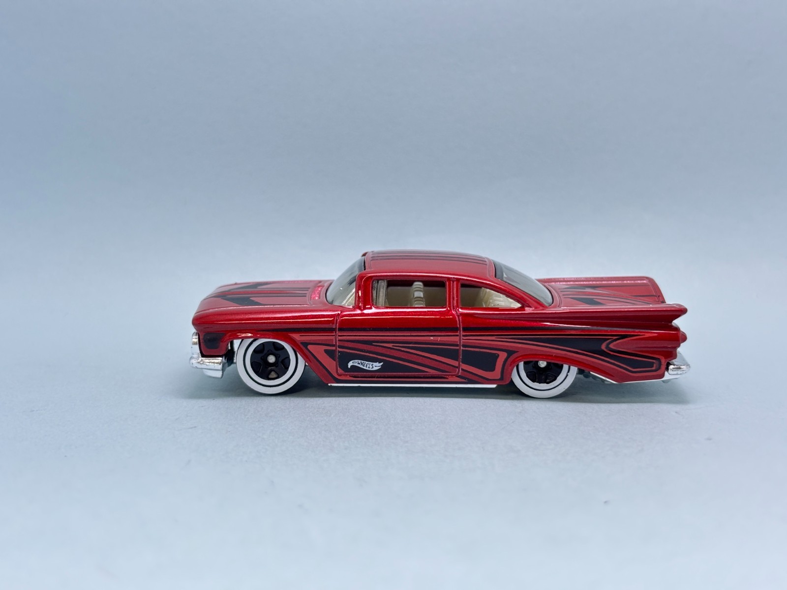 ホットウィール CHEVY IMPALA Amazon.com: Hot Wheels '59 Chevy Impala : Toys & Games