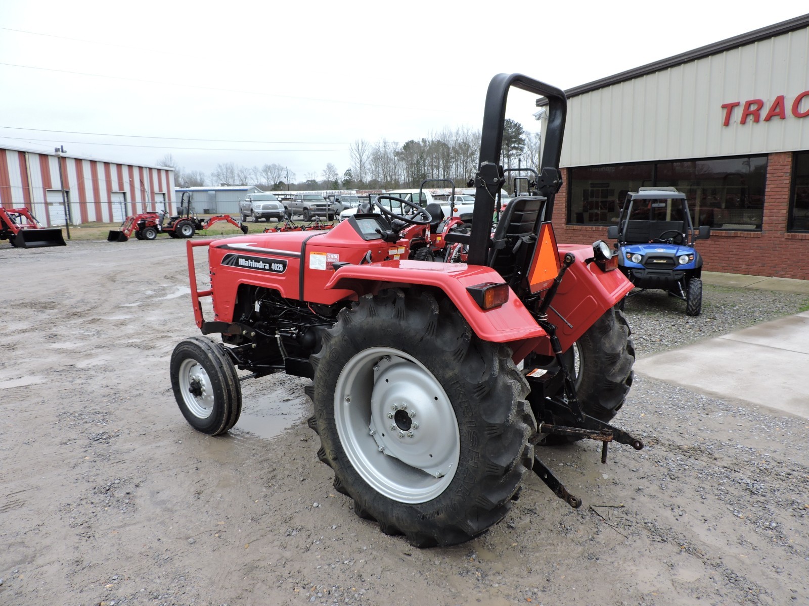 2013 MAHINDRA 4025 TRACTOR!!! - VERY GOOD CONDITION - VERY LOW HOURS!!!