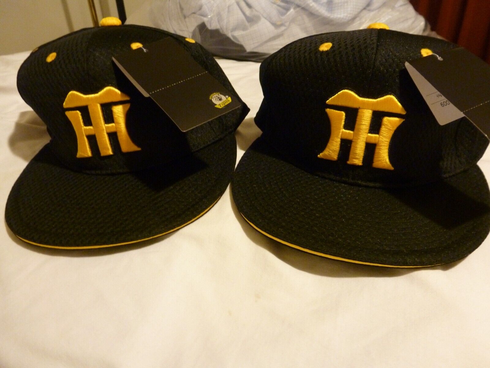 NEW MIZUNO Japan OSAKA HANSHIN TIGERS Baseball FIT Cap Hat NEW MIZUNO Japan OSAKA HANSHIN TIGERS Baseball FIT Cap Hat