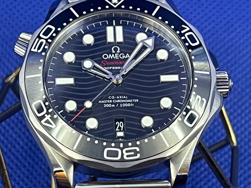 Omega Seamaster 2022 @vladaa.watches 300M Diver Box & Paper 210.32.42.20.01.001