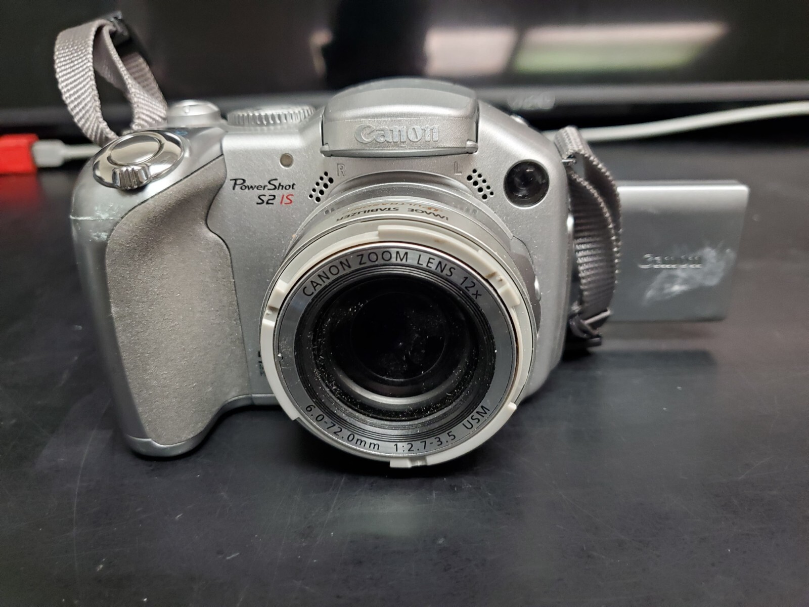 Canon PowerShot S2 IS PC1130 5.0 Mega Pixel Digital Camera