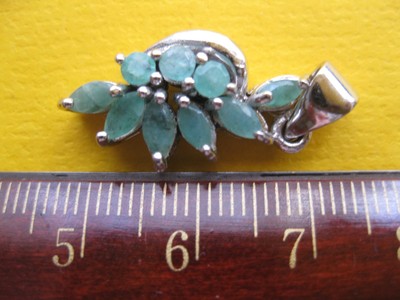 MODERN 825 SILVER CHRYSOPRASE EARRINGS AND PENDANT SET