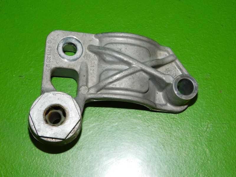 06-11 CLS 550 63 W219 OEM 2113231226 passenger right sway bar mount bracket tab