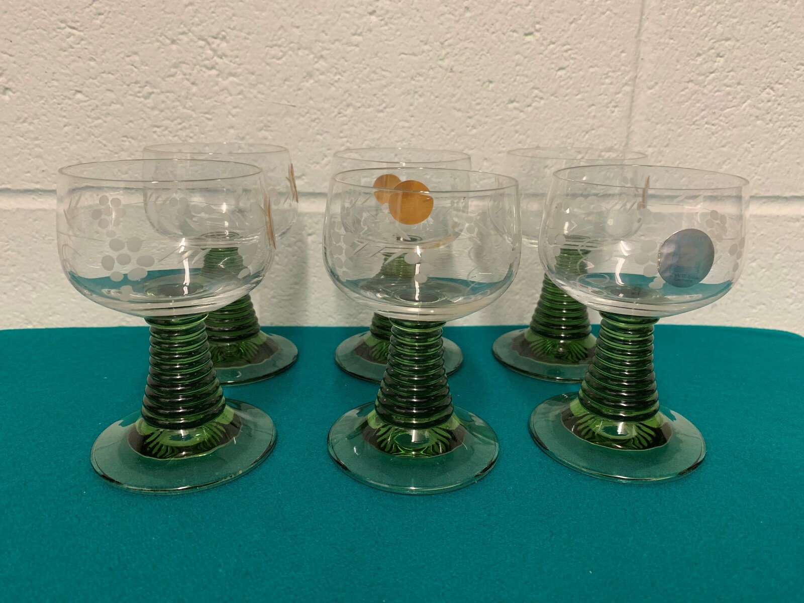 SCHOTT ZWIESEL GERMANY 6 GREEN STEM BEE HIVE GLASSES WITH WROGHT IRON HOLDER