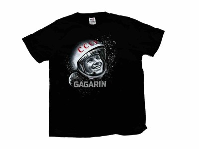 Vintage-Style CCCP Yuri Gagarin Cosmonaut Russian T-Shirt Size L