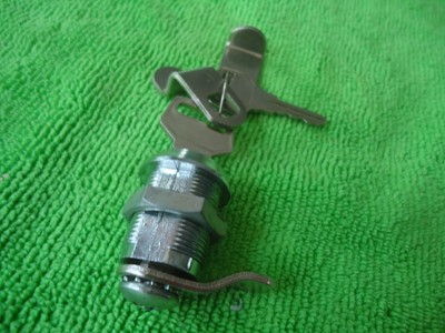 Vintage Deluxe Cabinet Lock with 2 Keys (New)