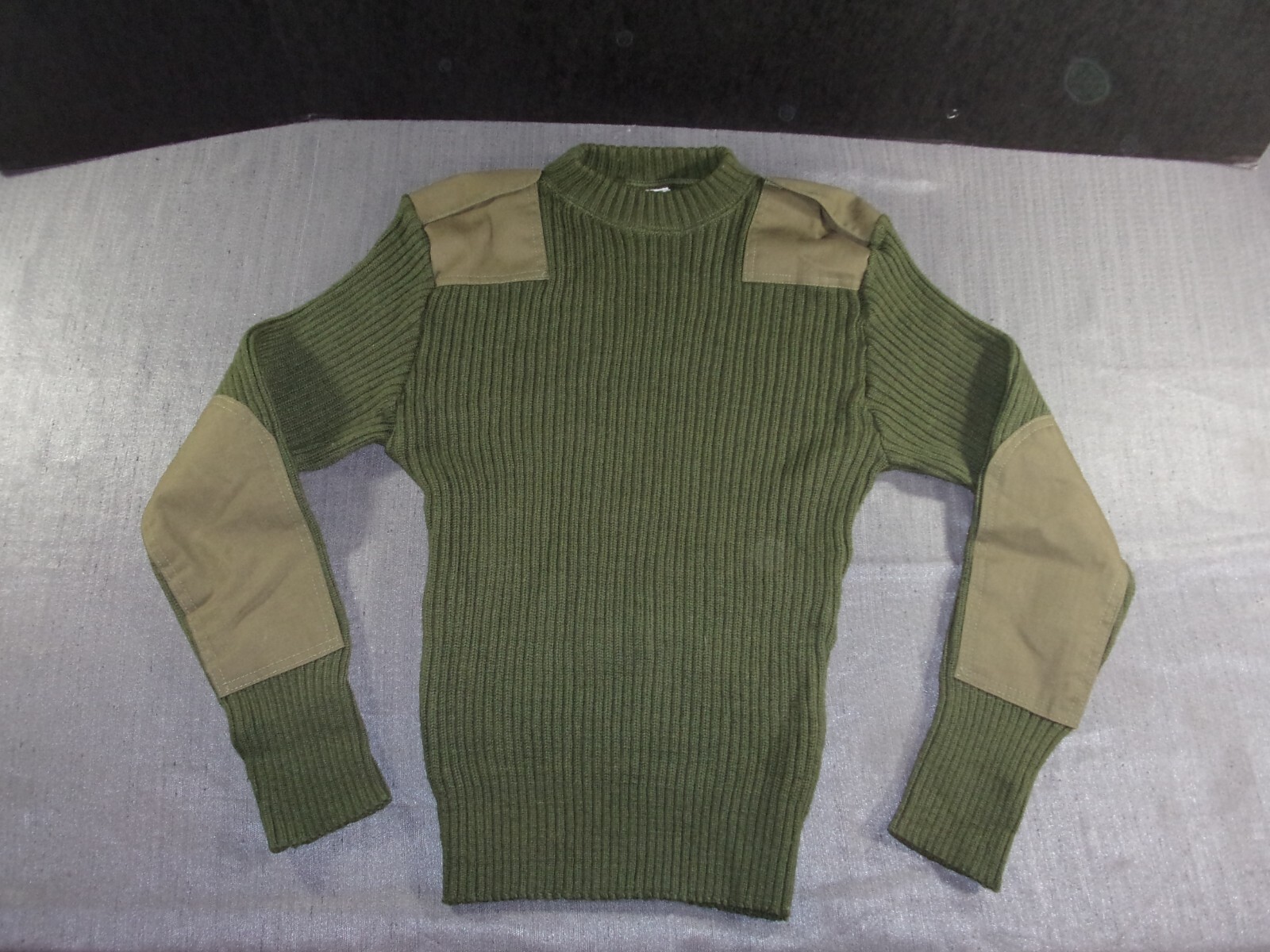 NWOT USMC MARINE CORP OLIVE GREEN 100% WOOL SWEATER SIZE 38