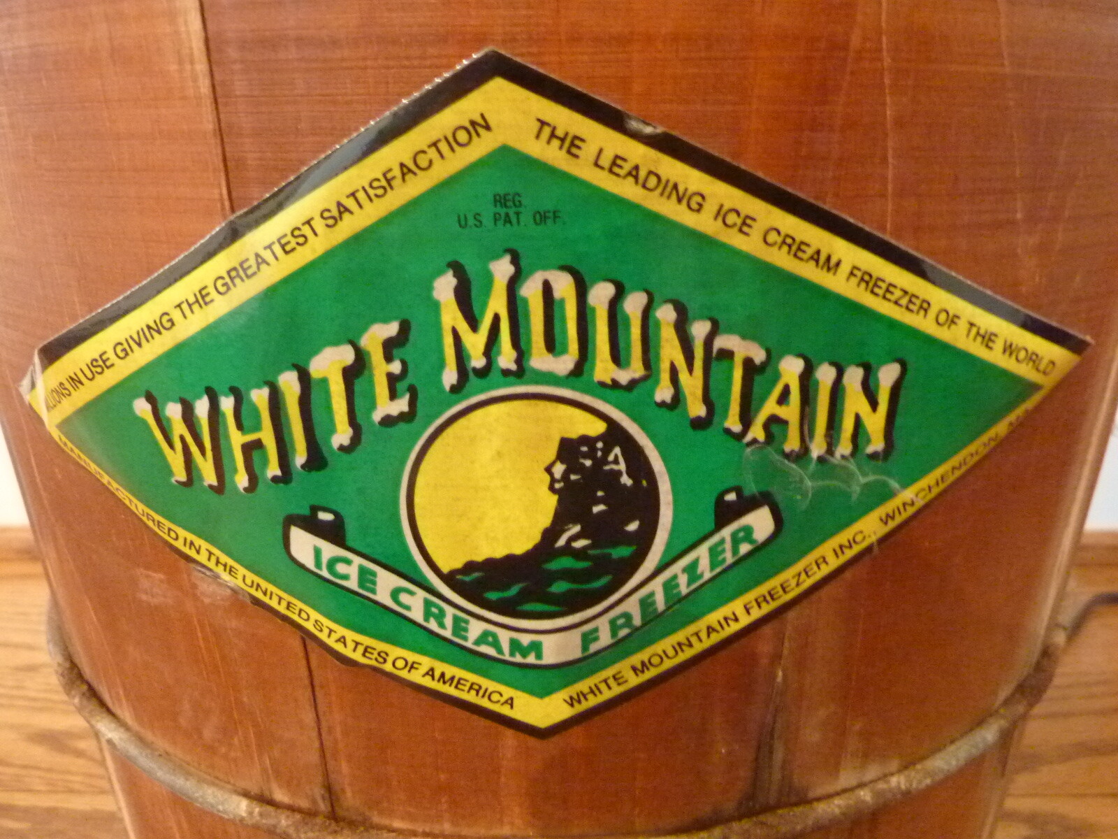 Vintage White Mountain Electric Ice Cream Maker Electric - Runs good