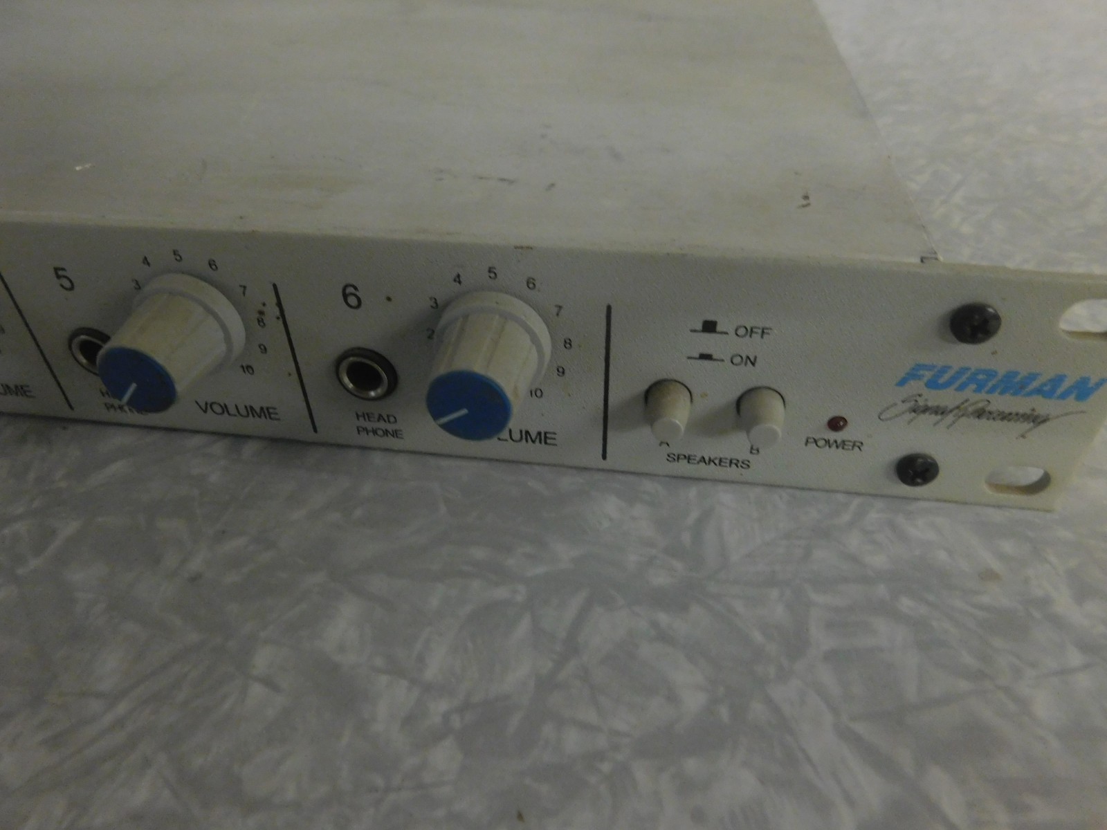 Furman HA-6A Rackmount 6-Channel Studio Headphone & Monitor Amplifier