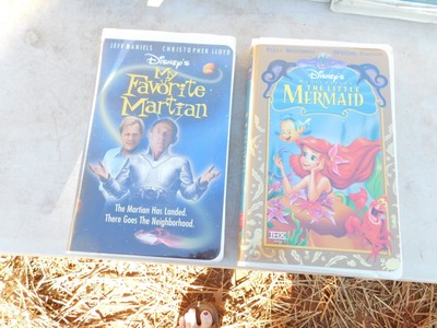 LOT OF 21 DISNEY VHS MOVIES CARTOONS, ANIMALS, ACTORS AND ACTRESSES