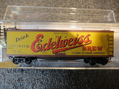 N - Micro-Trains 49430 - 40' Dbl Sheath Wood Reefer, Edelweiss Brew    LN