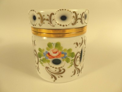 Bohemian White Cut to Green Hinged Box