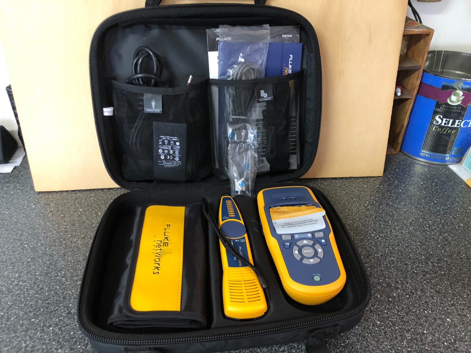 Fluke intellitone pro. Fluke networks intellitone pro 200. fluke linkrunner at 2000. автотестер сети fluke networks linkrunner lrat-2000-kit.