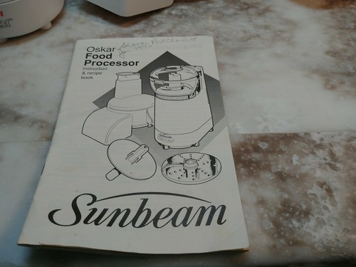 Sunbeam Oskar 14181 Food Processor Chopper Slicer Shredder Complete