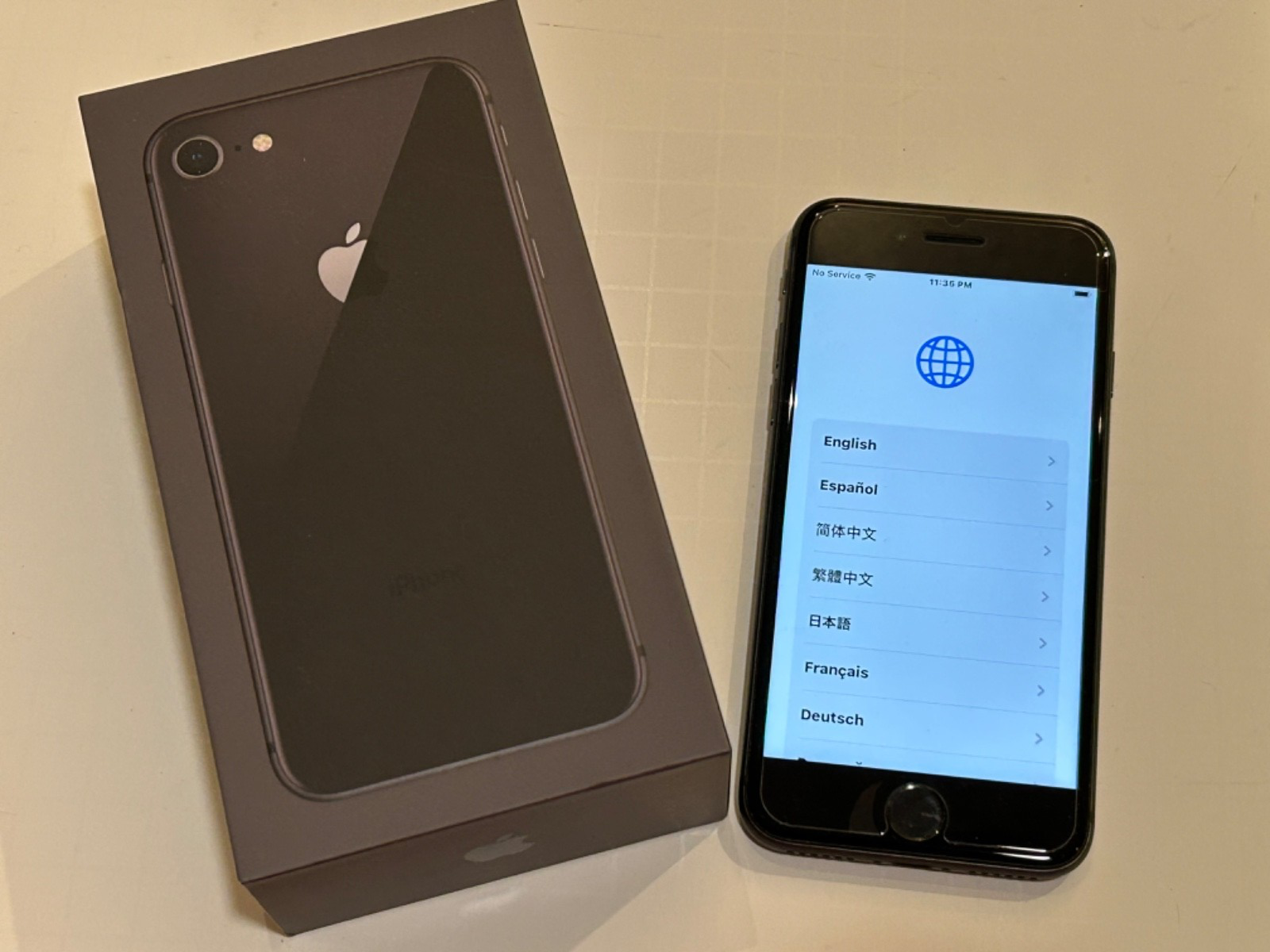 Apple iPhone 8 - 64 GB - Space Gray (Unlocked) With Original