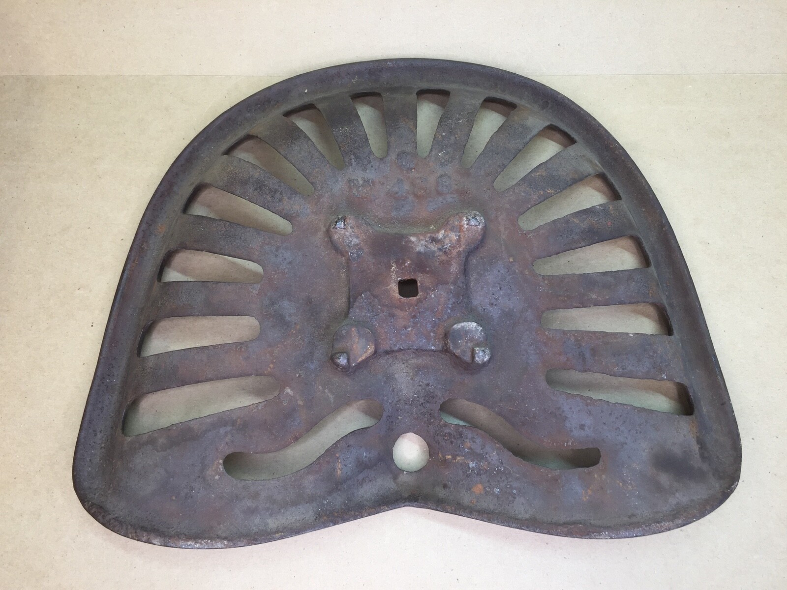 Antique Vtg Cast Iron Tractor Seat M 488 International Harvester Farmall