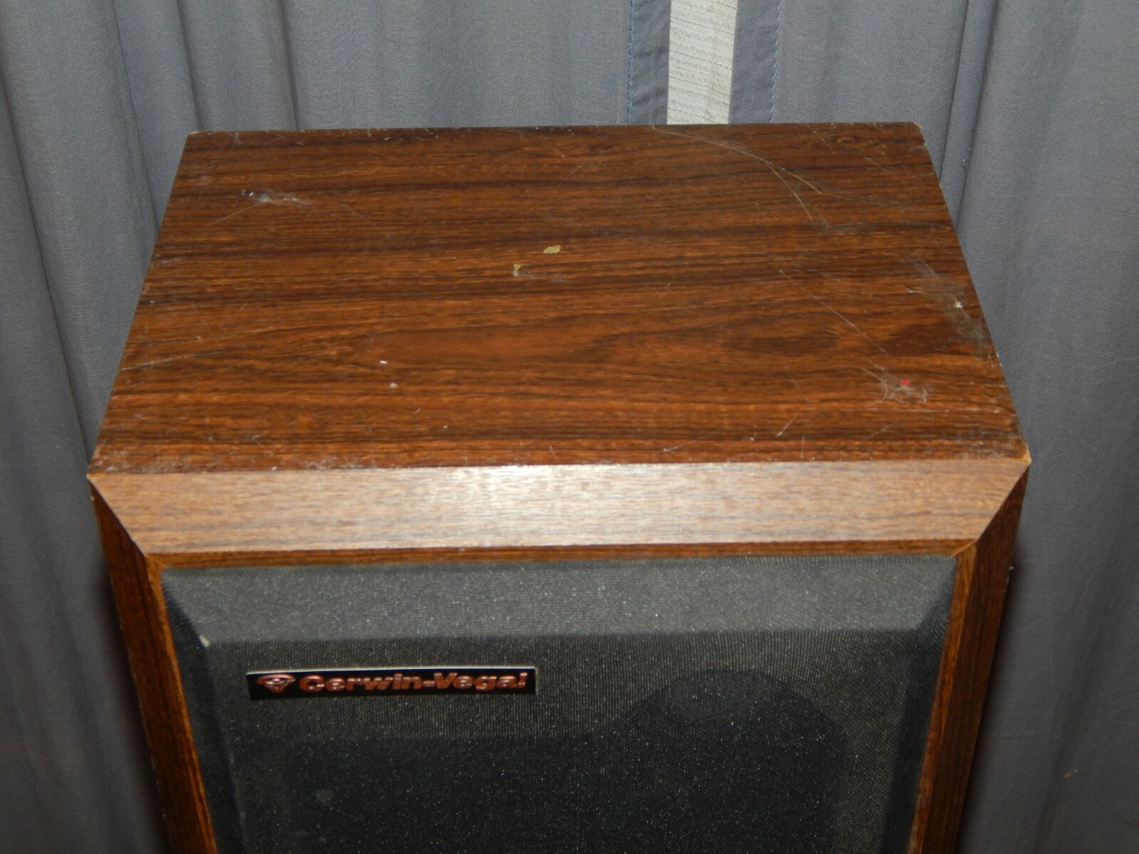 Vintage Cerwin Vega AT-8  2-way Bookshelf / Main Speaker Sounds Fantastic!