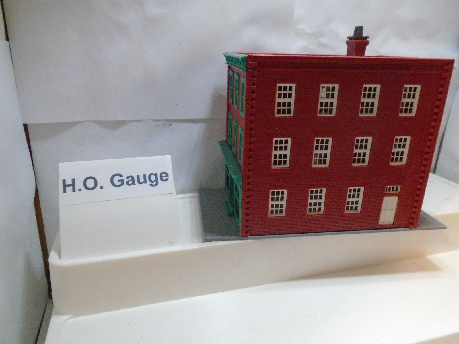 HO model railroading   building retail/rooms above