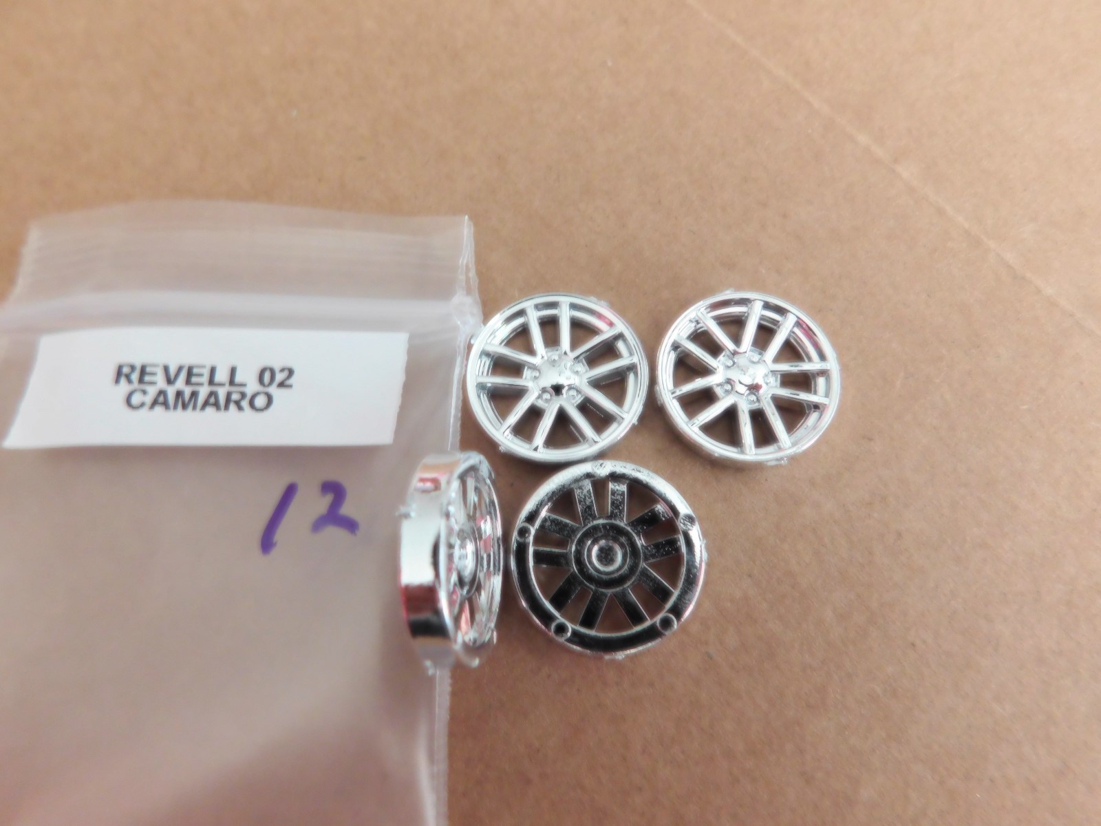 REVELL 02 CAMARO STOCK WHEELS (NEW)