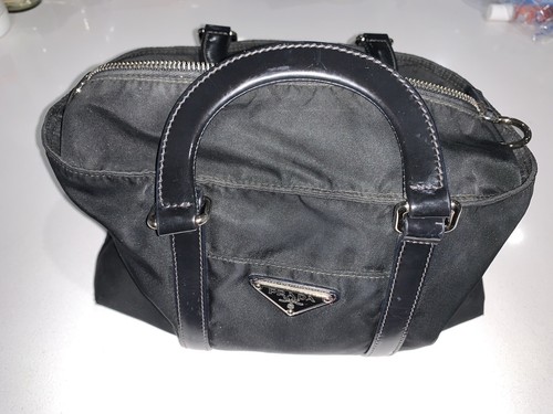バッグ SS1998 PRADA NYLON SILVER HAND BAG Prada's New Silver Nylon Cross-Body Bag | Hypebae