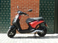 Piaggio PIAGGIO 1 Electric Scooter
