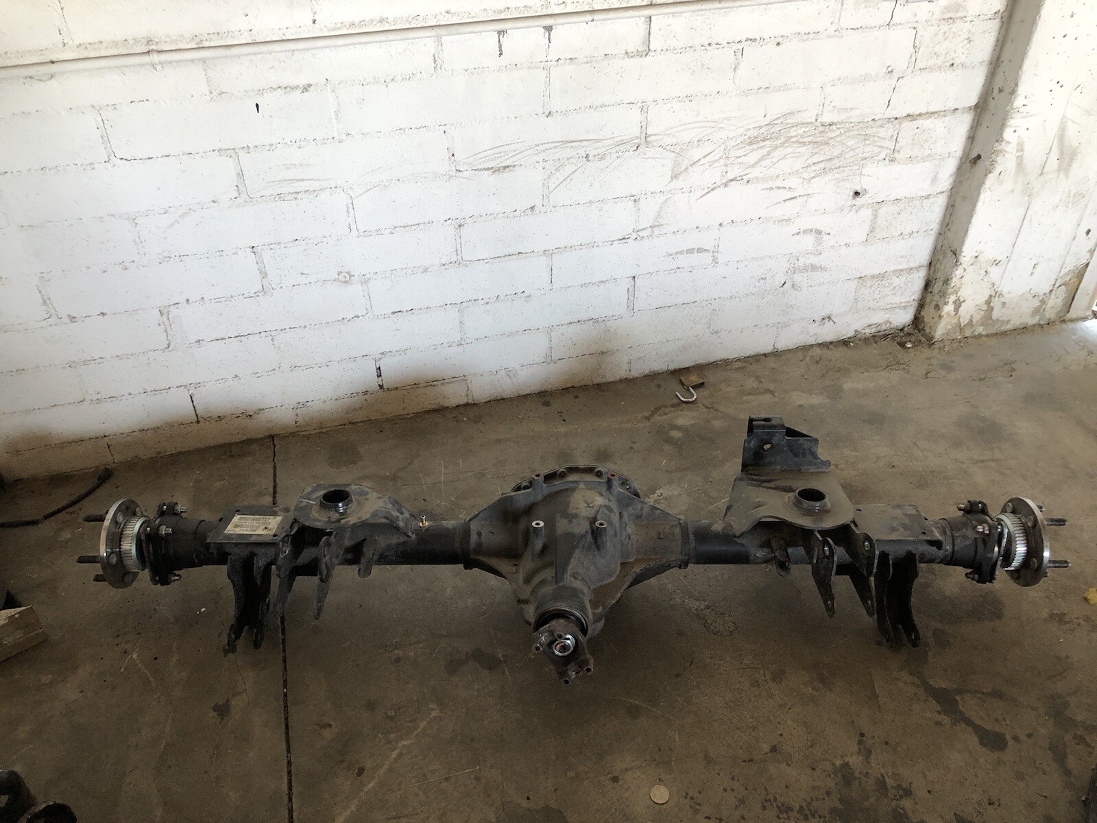 2020 Jeep Gladiator 3.73 Dana44 M220 rear axle assembly