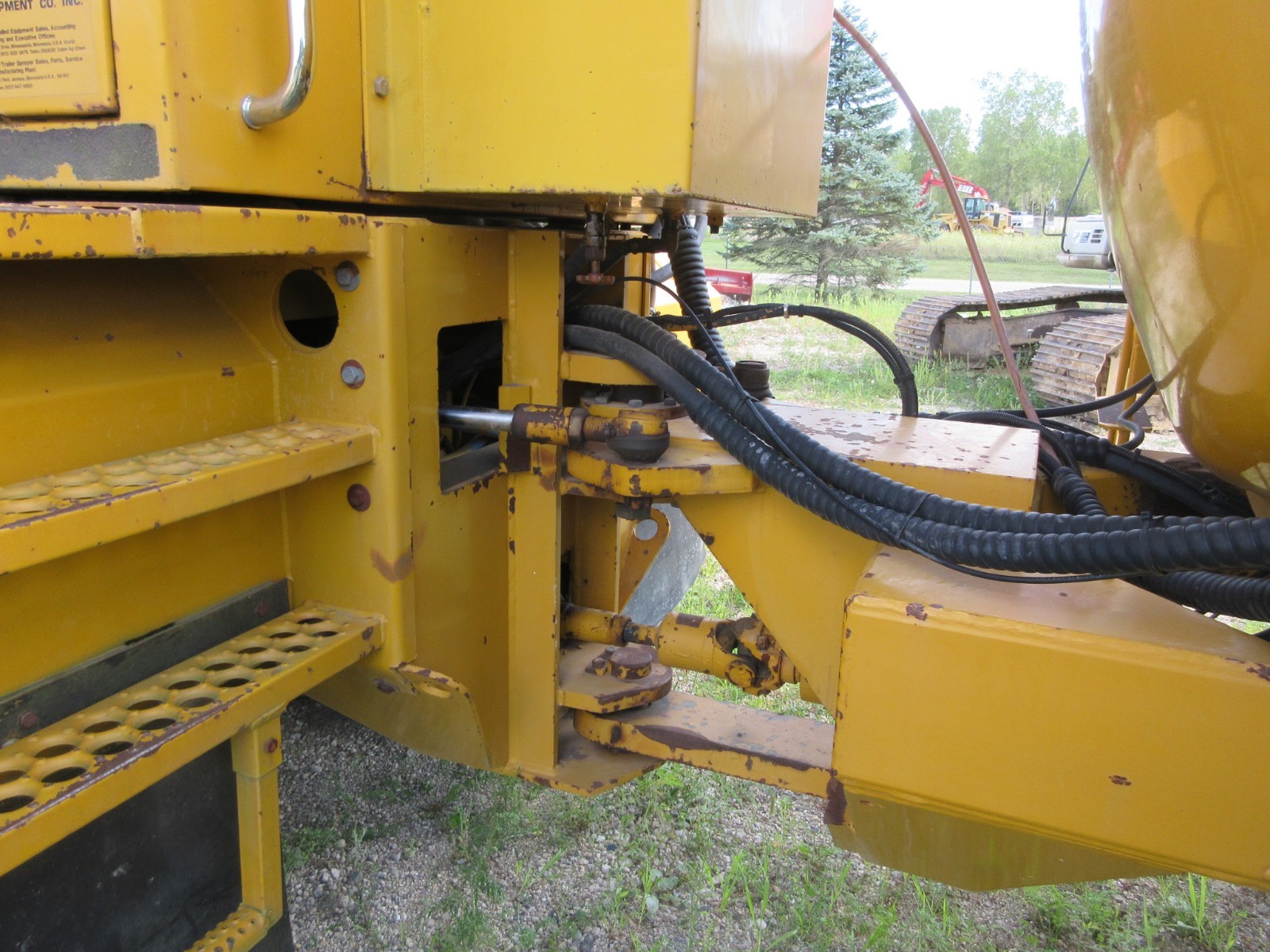 Ag Chem Ag-Gator 2004 4WD Liquid Applicator Manure Spreader Injector 2200 Gallon