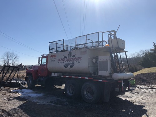 finn hydroseeder Mack Truck 2900 Gal.