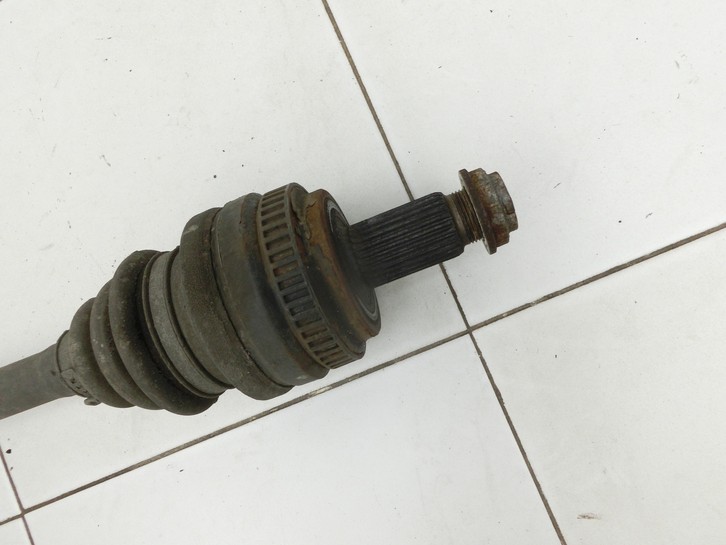 BMW E91 318D LCi 08-13 Kombi 2,0D 105KW Antriebswelle Gelenkwelle Hinten Links BMW E91 318D LCi 08-13 04.04.2011... Vorschau 2