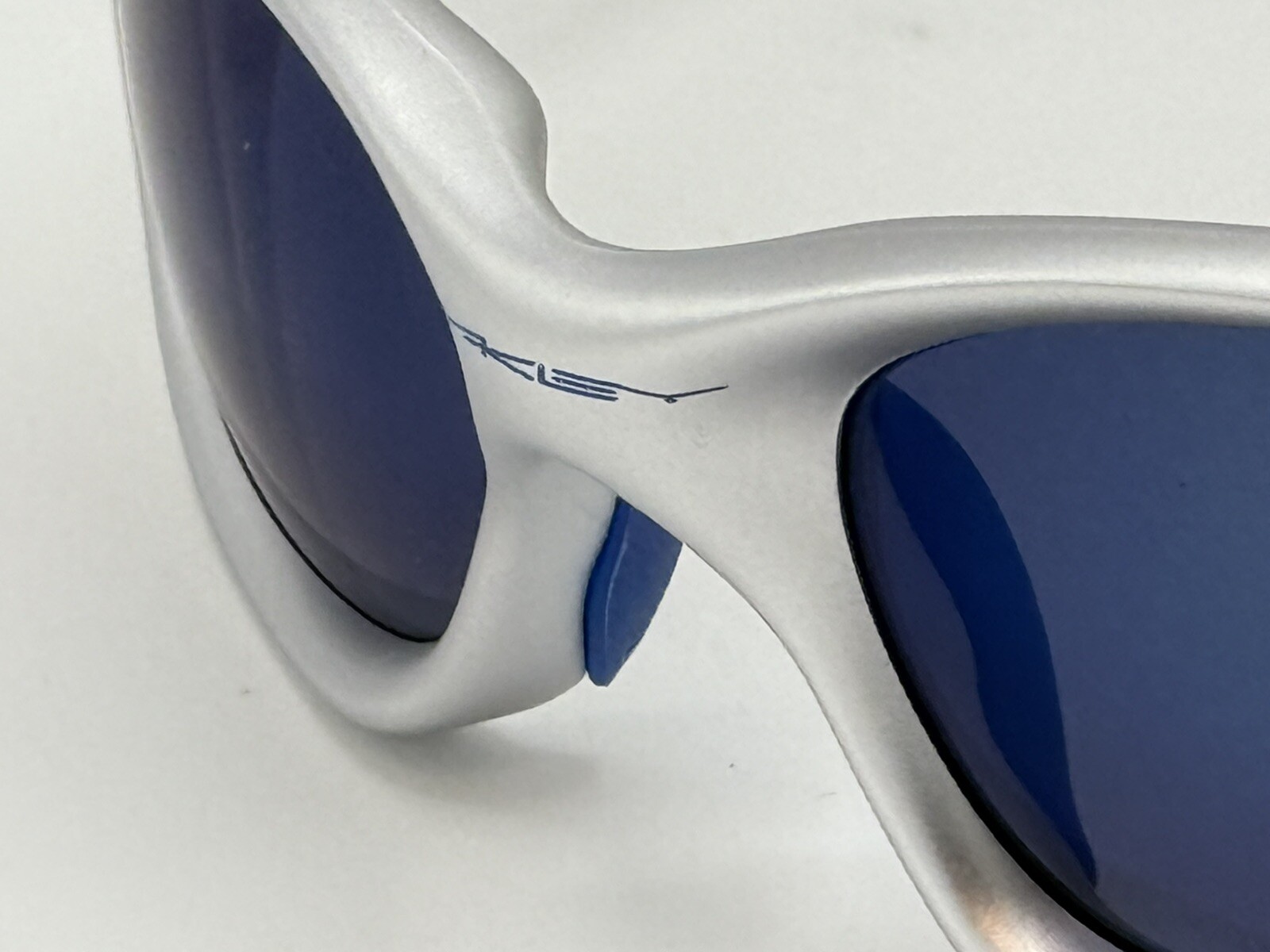 OAKLEY TWENTY XX FMJ SUNGLASSES SILVER W/ ICE BLUE IRIDIUM