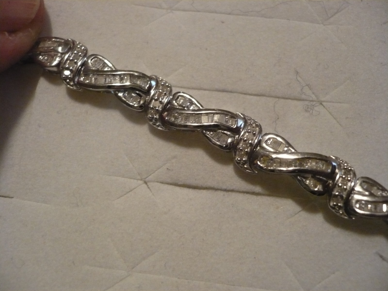 White Diamond Bracelet 106 diamonds(Rnd & Bag.) .90tcw MSRP$1799