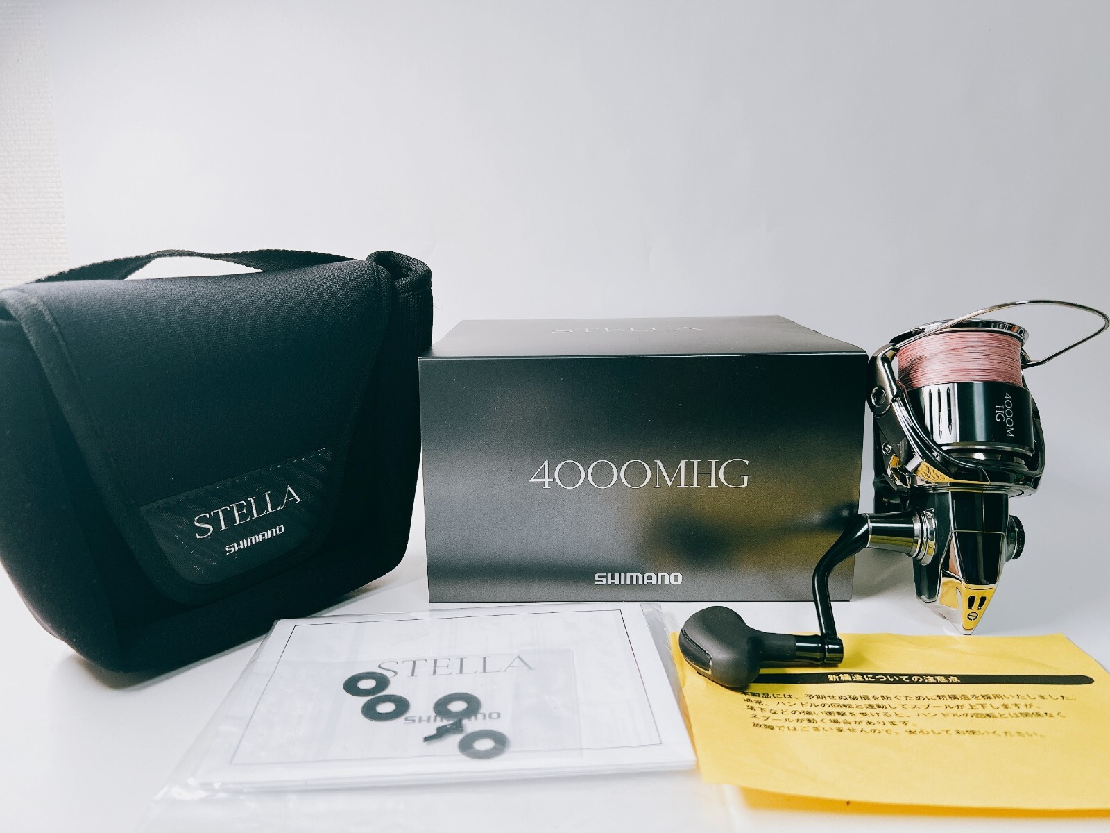 Shimano 22 Stella 4000MHG Spinning Reel w/Box Case