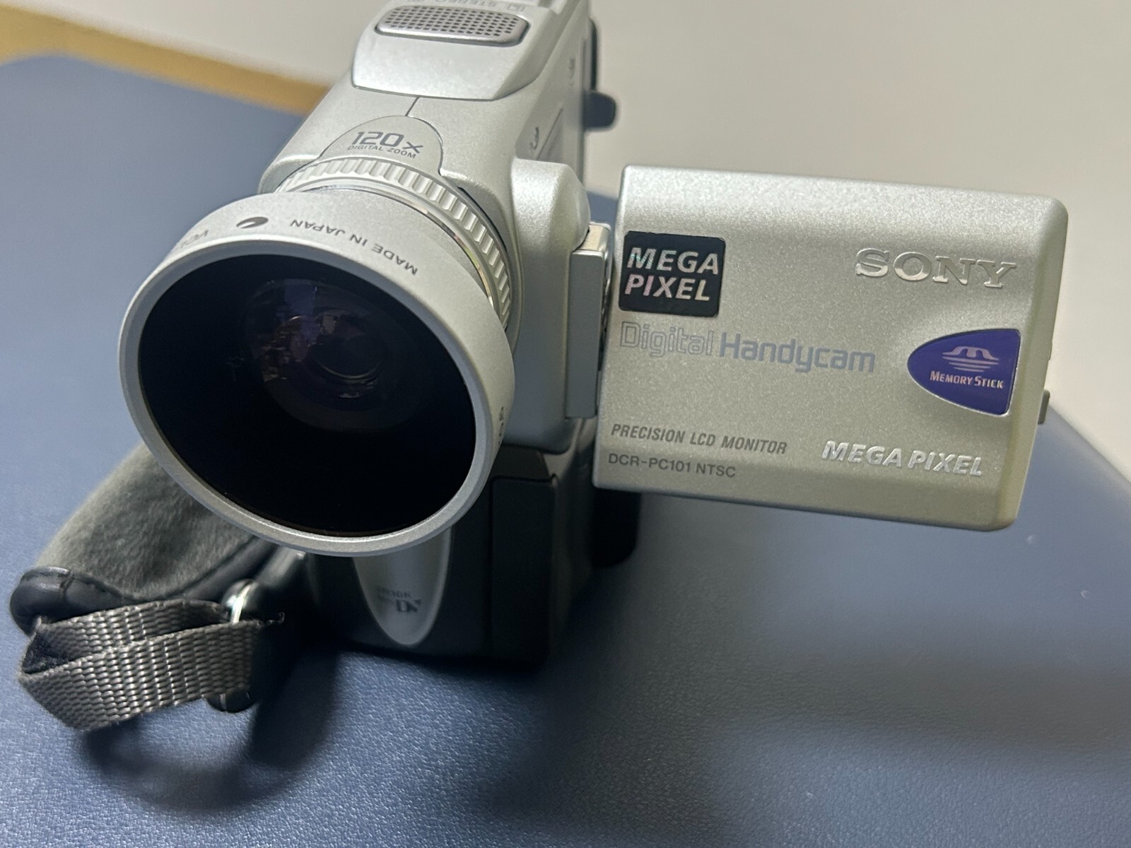 【J2008】SONY digital Handycam DCR-PC101 Sony Handycam DCR-PC101 Mini DV Camcorder Nightshot MiniDV