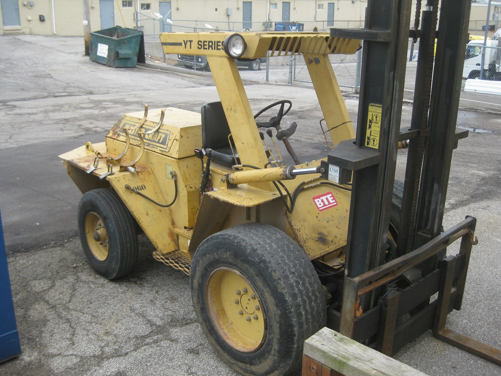 ALL-TERRAIN OUTDOOR FORKLIFT - MASTERCRAFT - 6 FOOT FORKS INCLUDED!